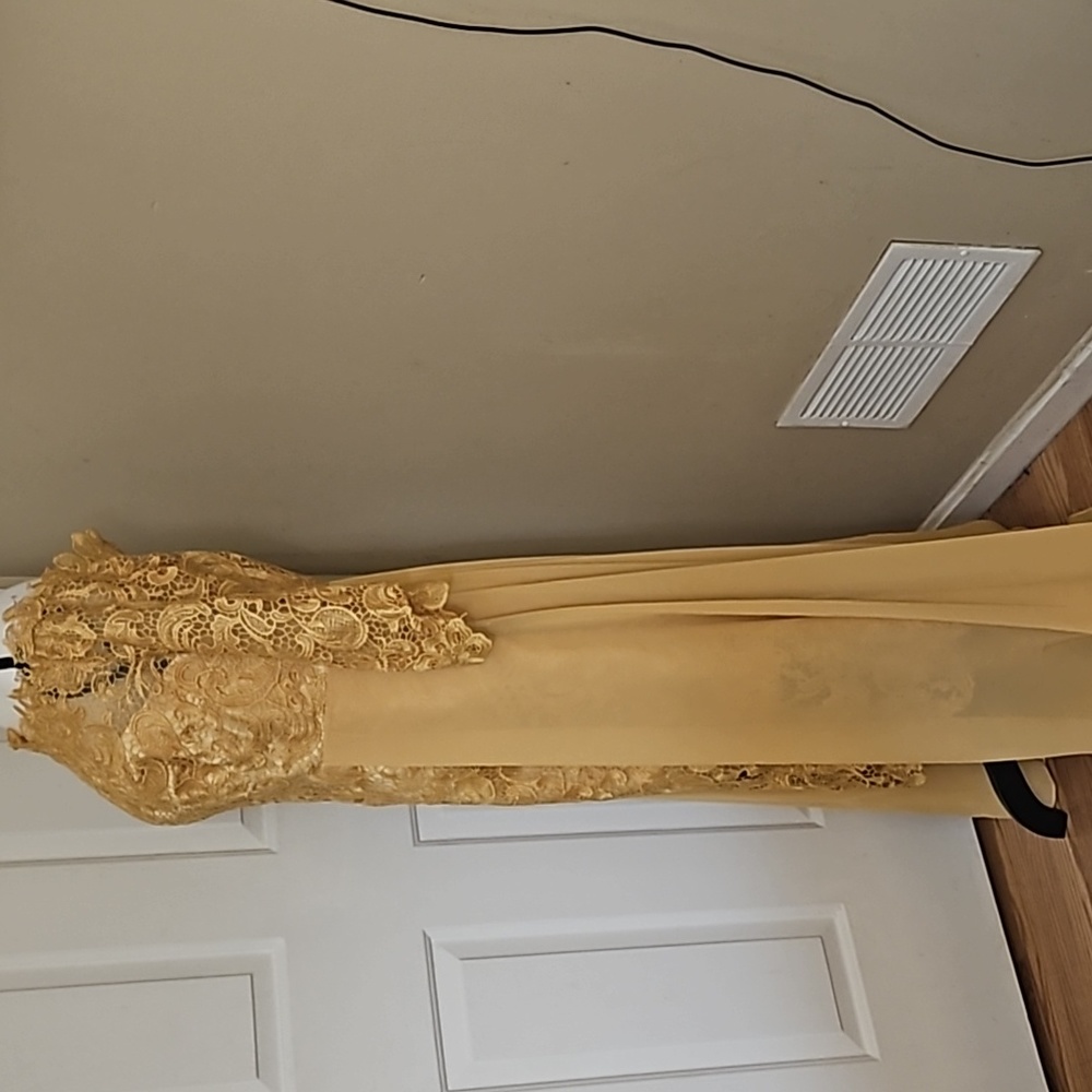 Dress - Picture 2 of 16